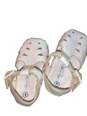 SmartFit Toddler White Closed-Toe Fisherman Sandals Size 4